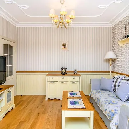 Central Shabby Chic Flat Close To Paid Parking Apartment