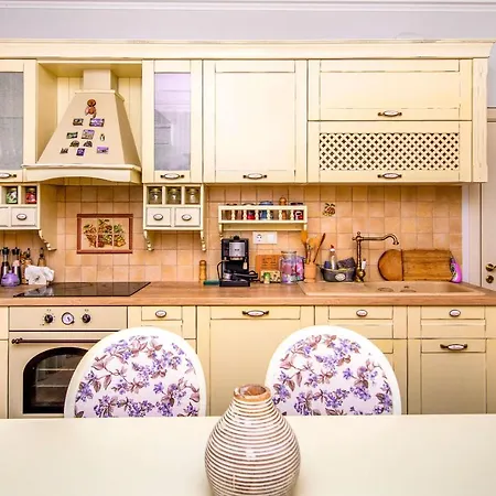 Central Shabby Chic Flat Close To Paid Parking Apartment *